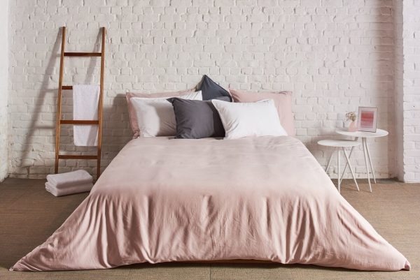 Ferm Bed 'Brushed Sateen - Light Pink' 240/220